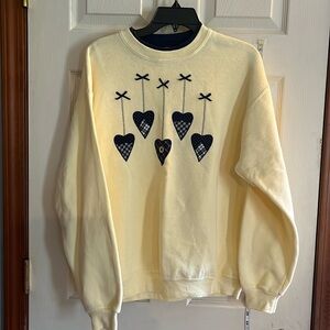 VTG-Lee-M-yellow&navyblue-Embroidered, bows,hearts,patchwork,crewnecksweatshirt￼